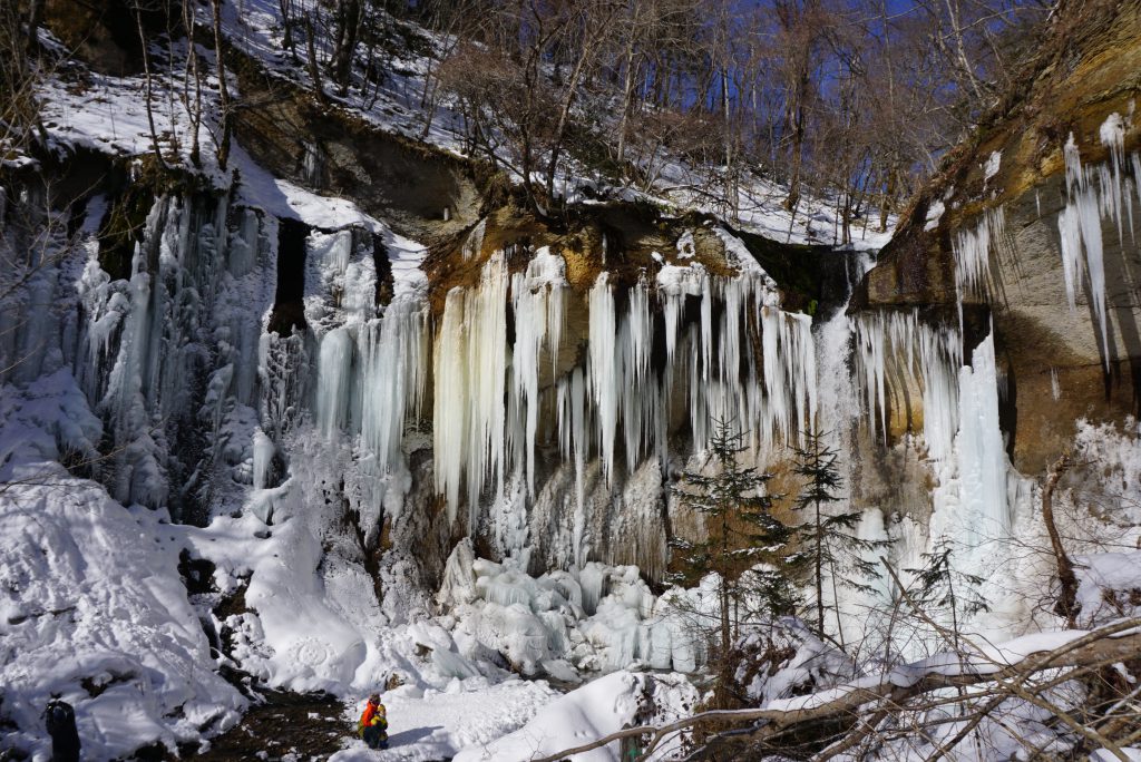 frozen-falls